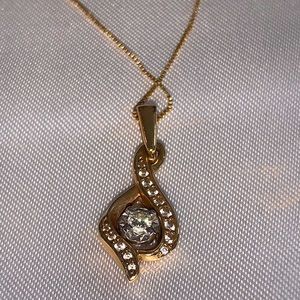 Gold Necklack with Diamond and Fine Chain